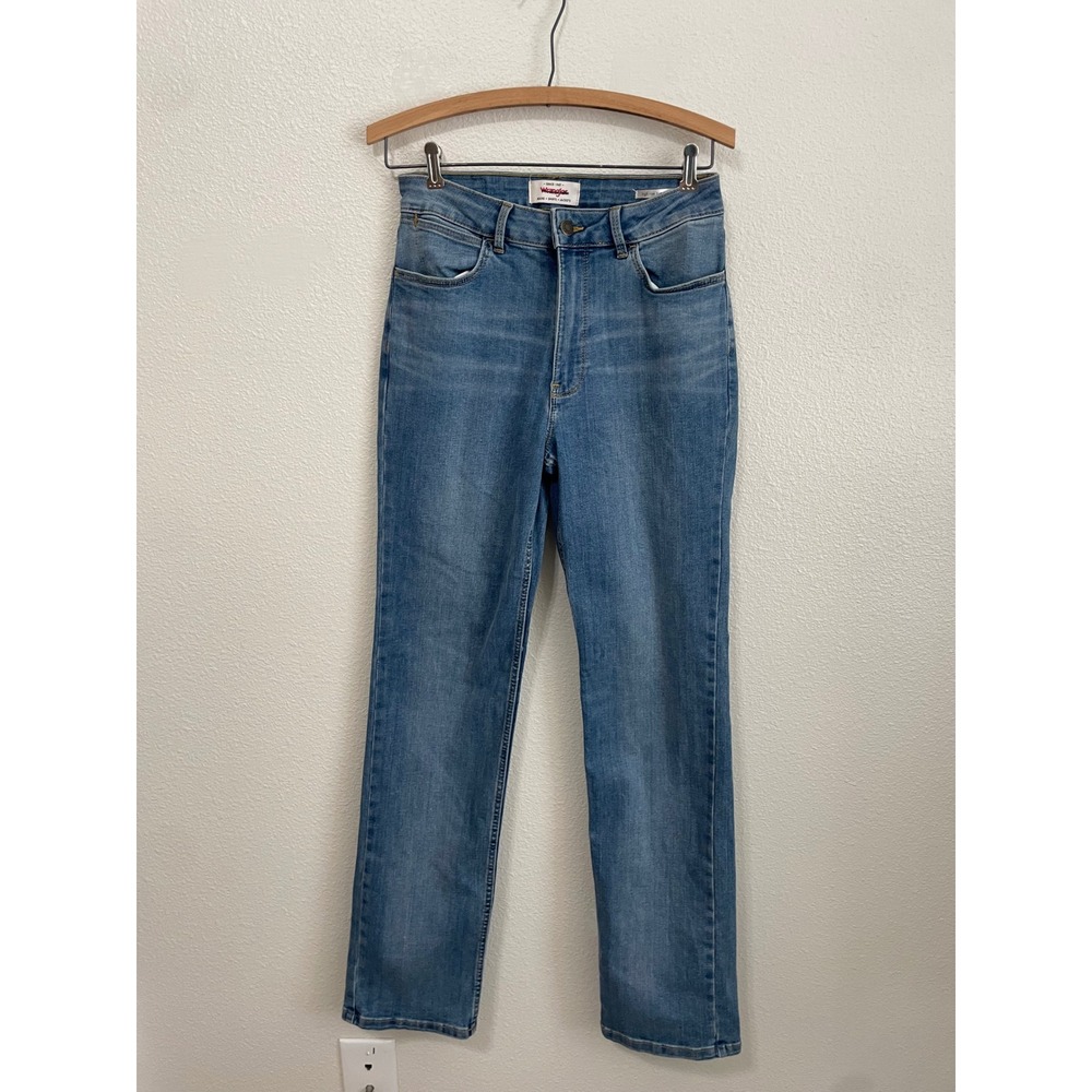 Wrangler High Rise True Straight Jeans Women 6 x32 Blue EUC Medium Wash Denim